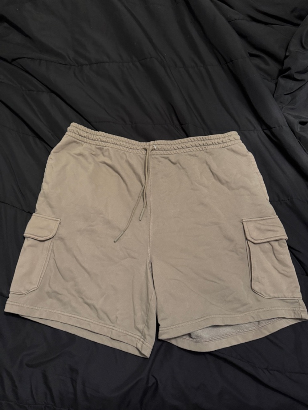 Men's Athletic Cargo Drawstring Shorts in Taupe